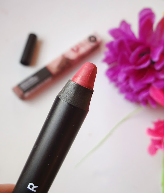 Sugar Matte as Hell lip crayon in Rose Dowson