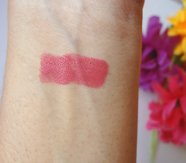 Sugar Matte as Hell lip crayon in Rose Dowson