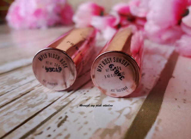 Review and Swatchs of Lakme 9 To 5 Primer + Matte Lipstick in M19 Blush Book And MP7 Rosy Sunday