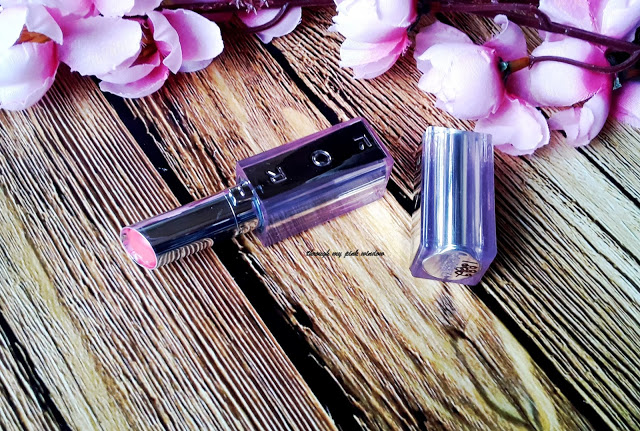  Loreal Paris Color Riche Nutri Shine Lipstick in shade in Vivid Rose: Review, Swatches and LOTD