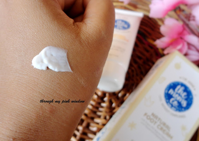 The Moms Co. Natural Stretch Oil and Natural Cooling foot Cream : Review