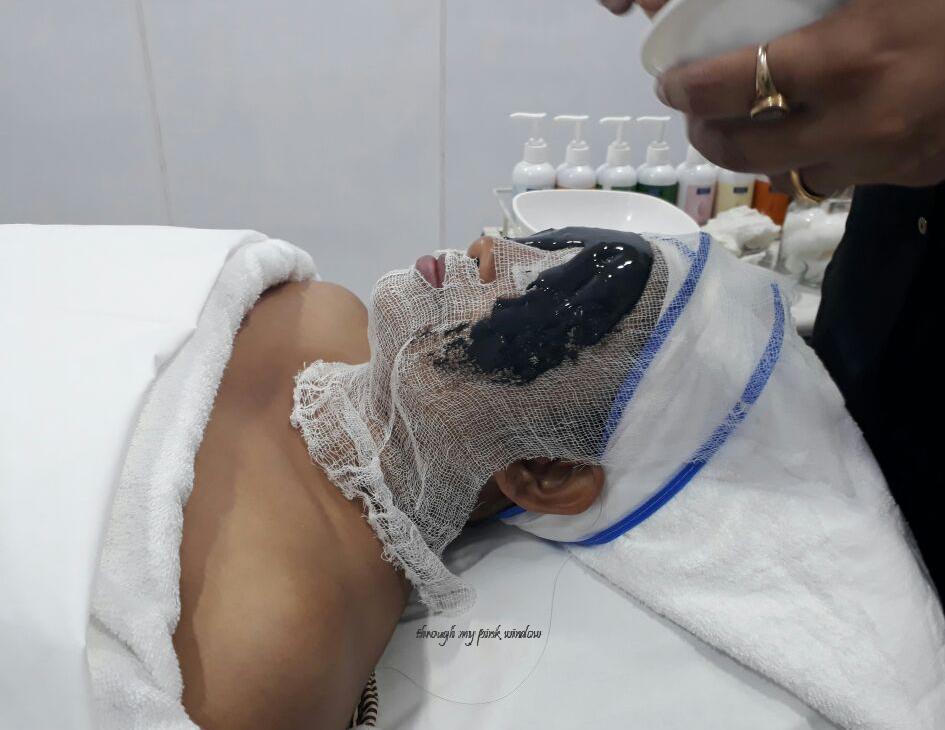 VLCC 7x Ultra Rejuvenating Charcoal Facial