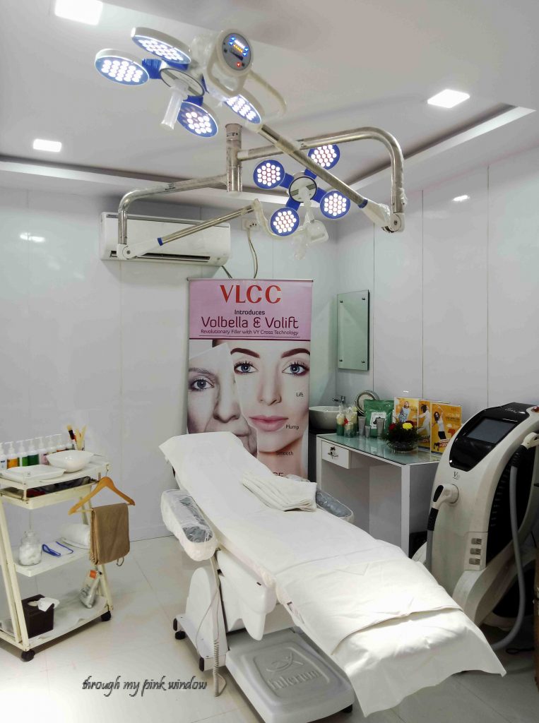 VLCC 7x Ultra Rejuvenating Charcoal Facial