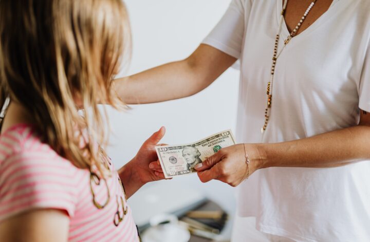 How Mothers Play A Vital Role In Managing A Family'S Finances