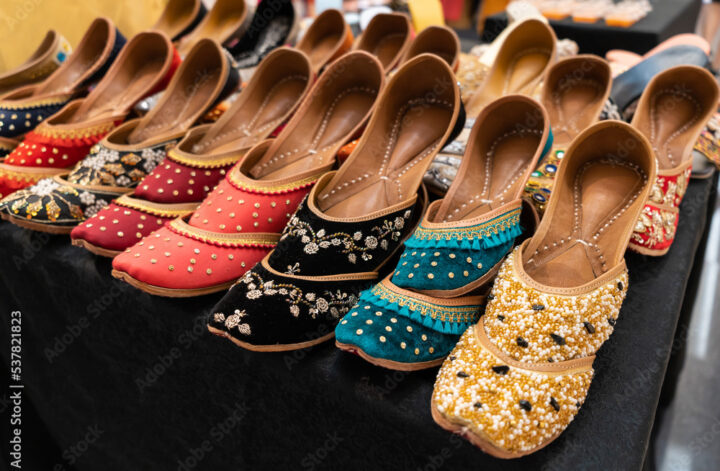 Step-by-Step Style: Creating Fashionable Looks with Women's Jutti